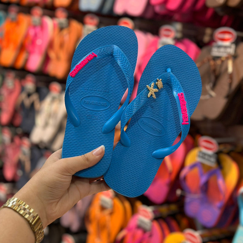 Havaianas Top + Pin Placa Logo + Pin Tartaruga e Estrela do Mar
